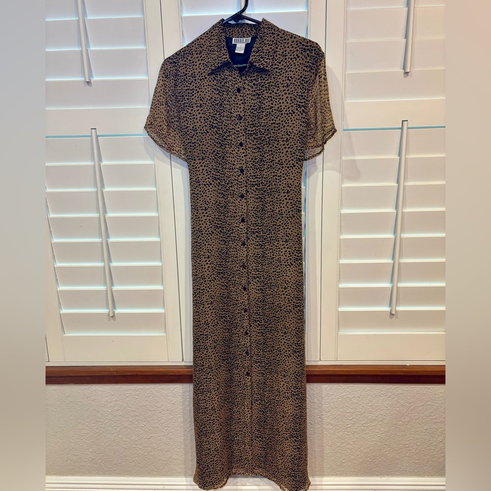 Robbie Bee Vintage 90s Silk Leopard Print Short Sleeve Button down Maxi Dress